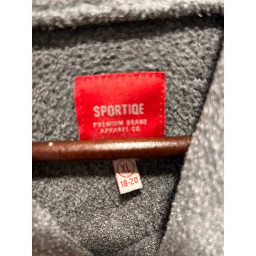 Nintendo‎ New York official store exclusive pullover hoodie, size youth 18-20